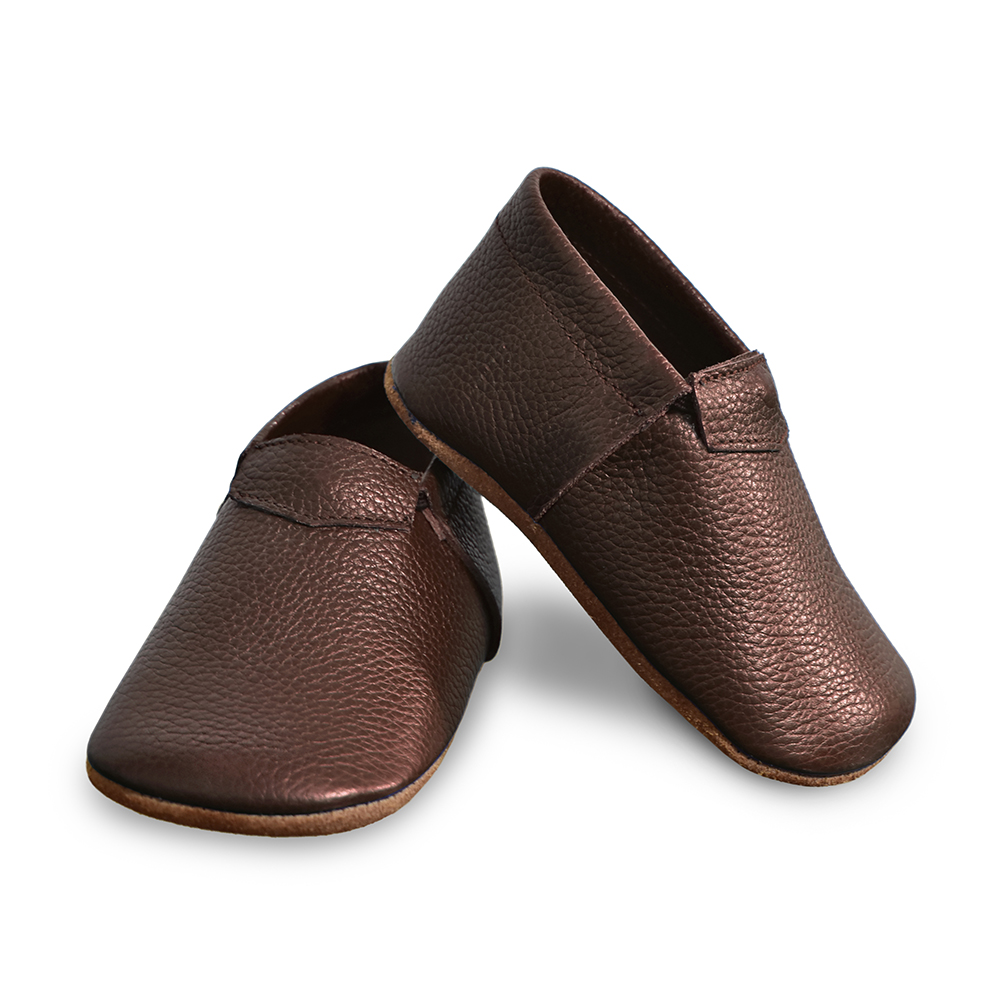 ZAPATOS MOCS DE CUERO COLOR MARRÓN HECHOS A MANO PARA BEBÉS Y NIÑOS