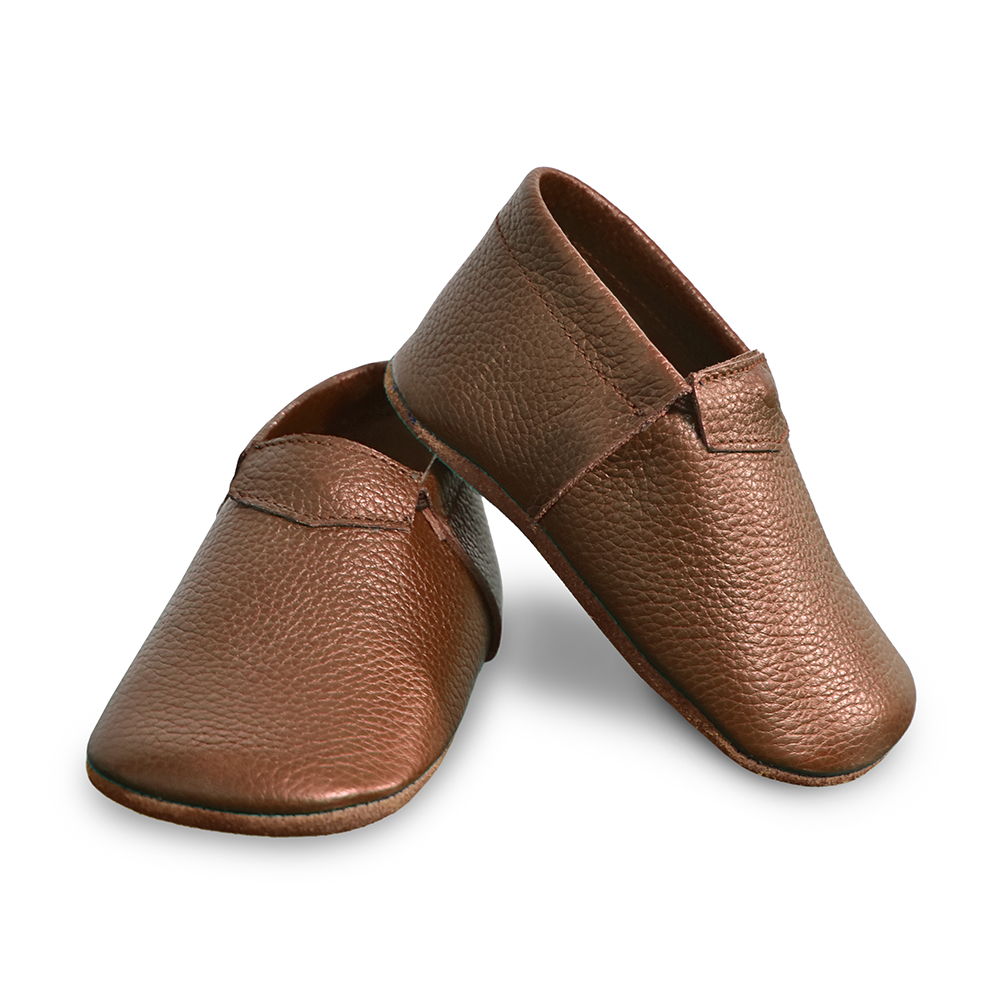 Zapatos Mocs de Cuero Vacuno hechos a mano Color Marrón para Bebés
