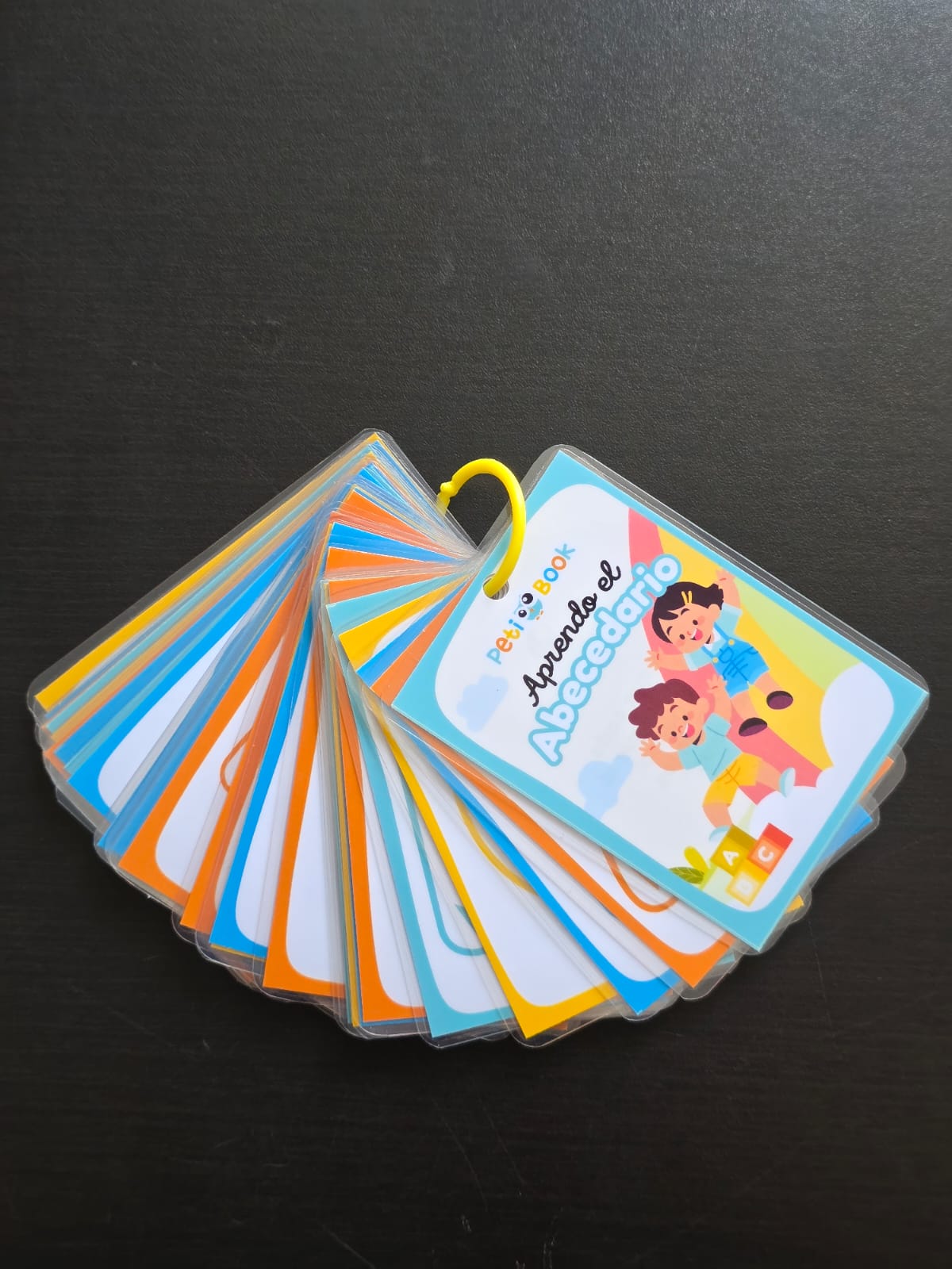 LLAVERO DE ABECEDARIO DE TRAZOS